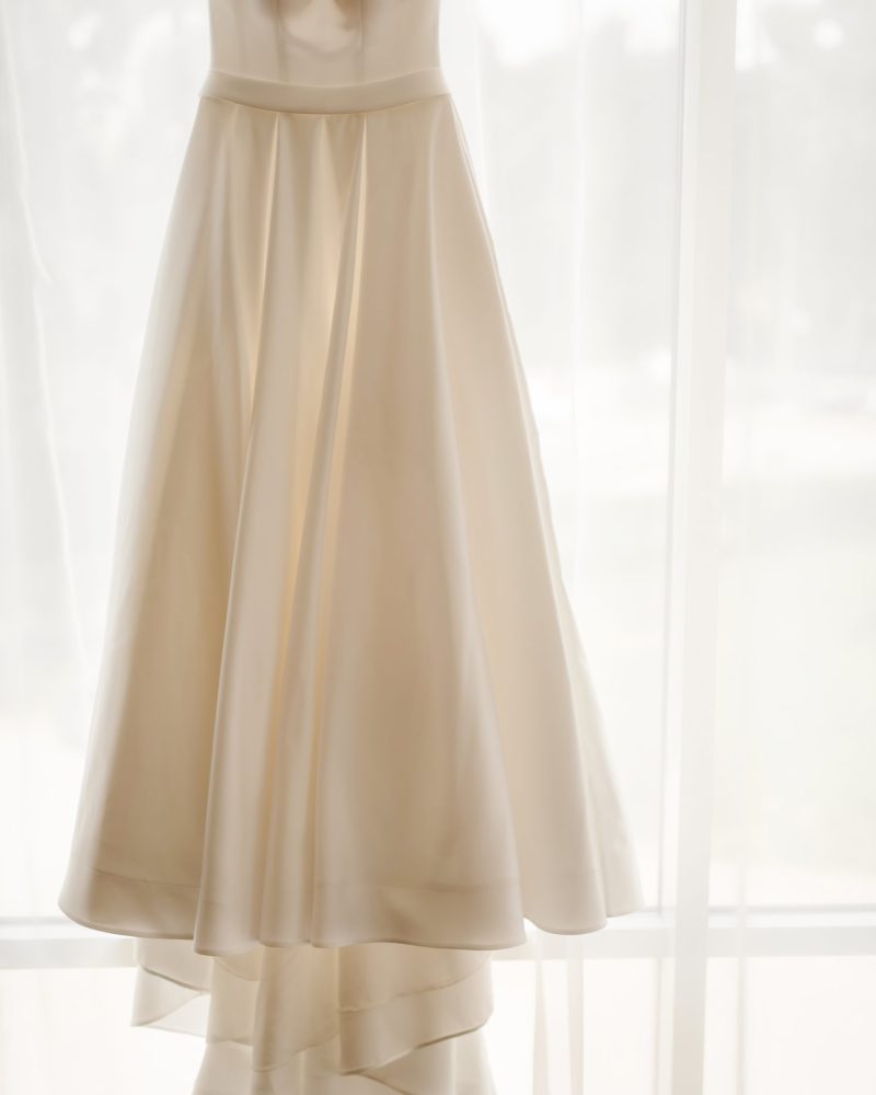 perfect wedding dress on the wedding day